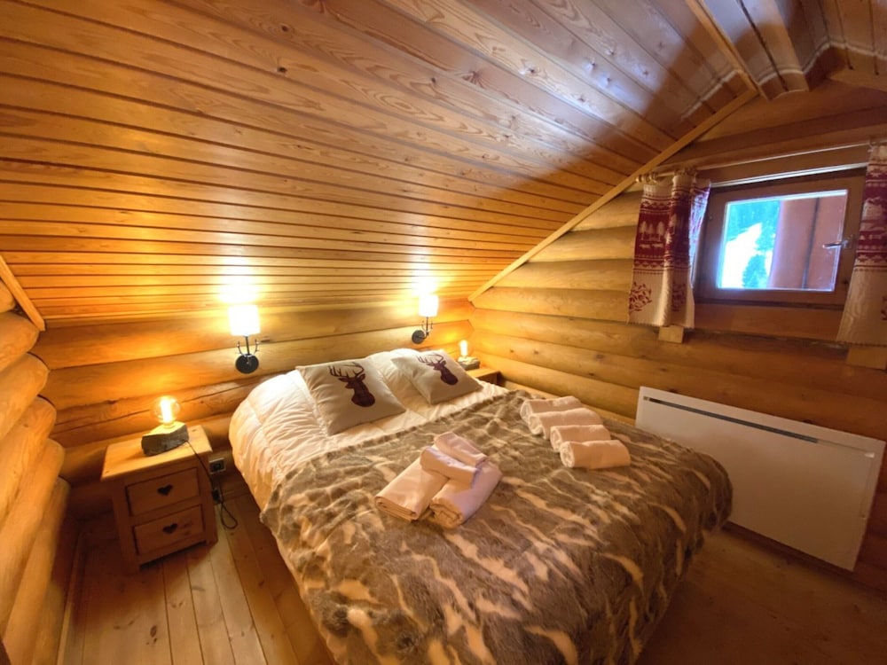 Chalet in La Bresse With Hot Tub & Mountain Views