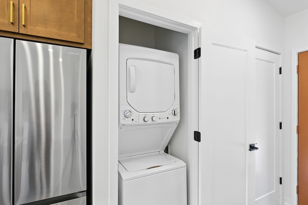 500 House - Unit C 1 Bedroom Townhouse