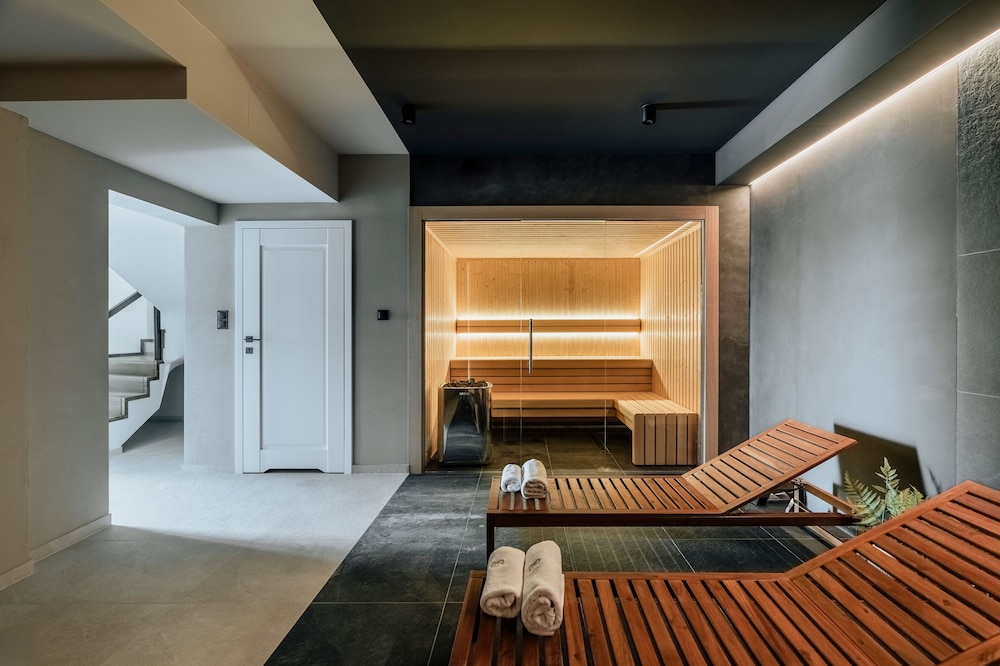 Crystal Pine Spa - LoftAffair Collection