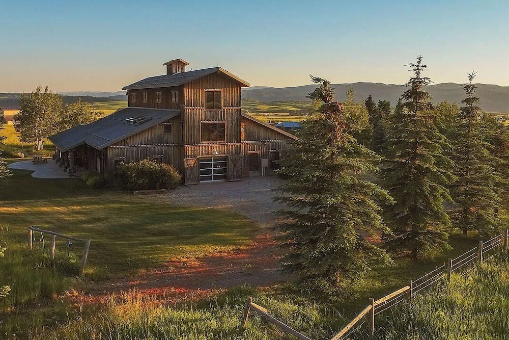 On 20 Scenic Acres: Mtn Retreat in Star Valley