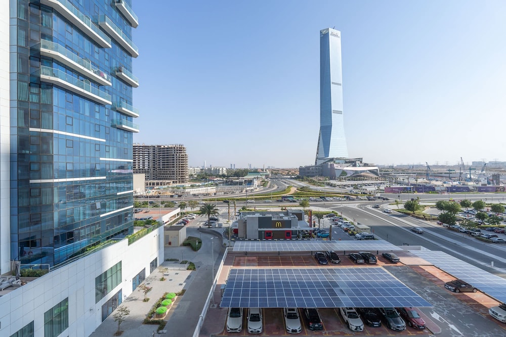 1 Bedroom Apartment With a City View and Sleeps 4