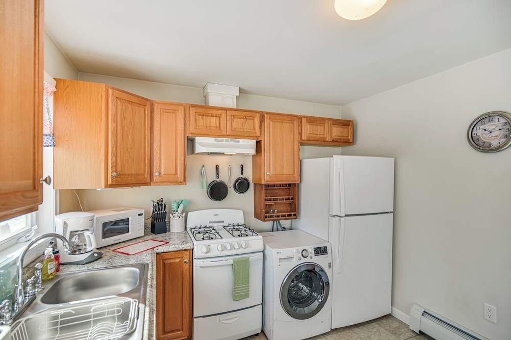 9 Mi to Beach: Home w/ Private Yard in Westport