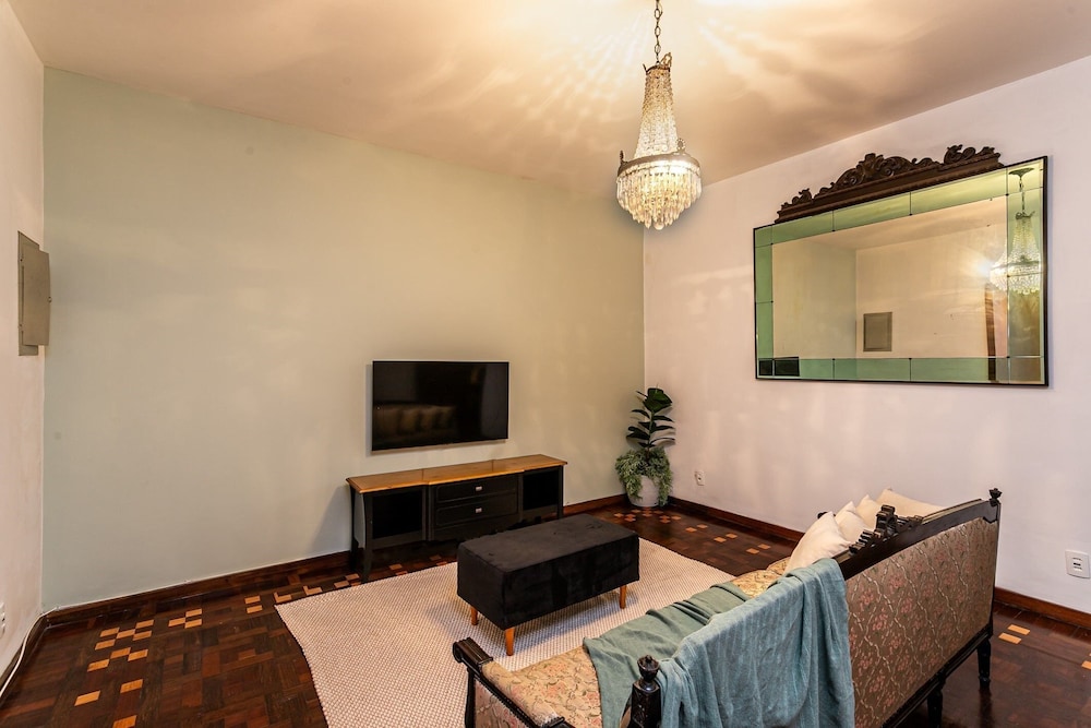 4bdrs, Balcony w/ Sea View, and Garagea 3730/201
