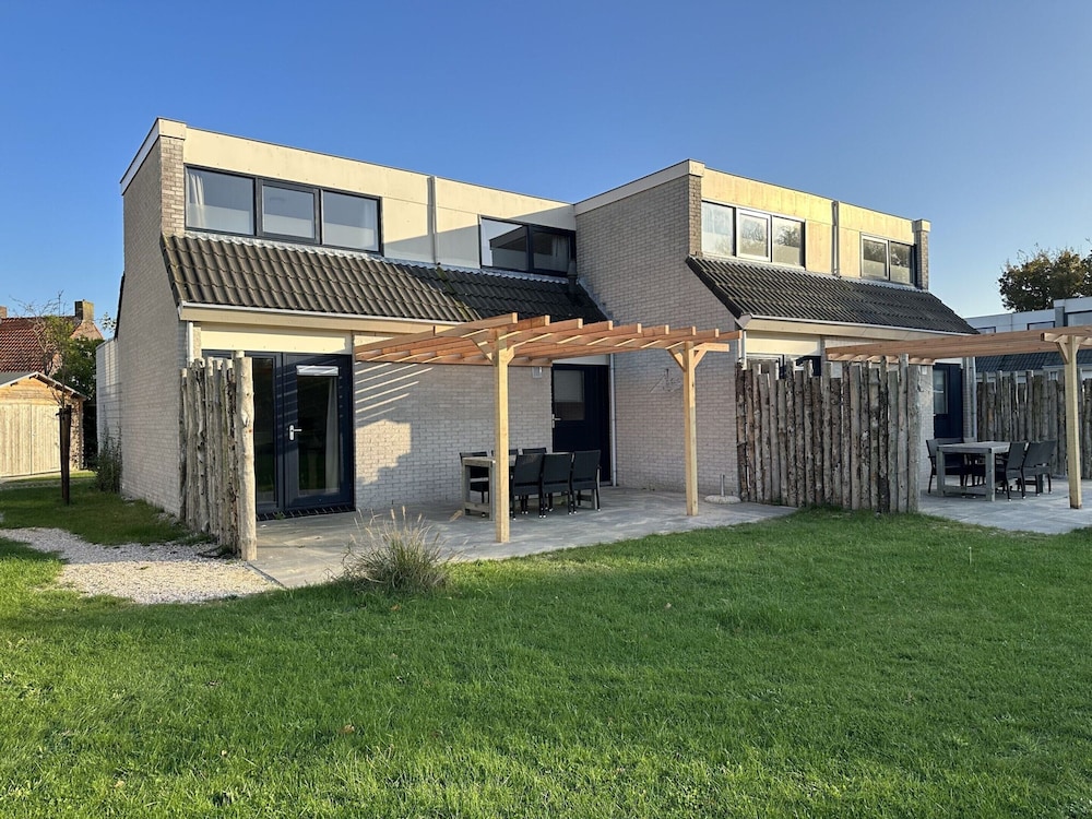 Holiday Home on Texel With Garden Terrace