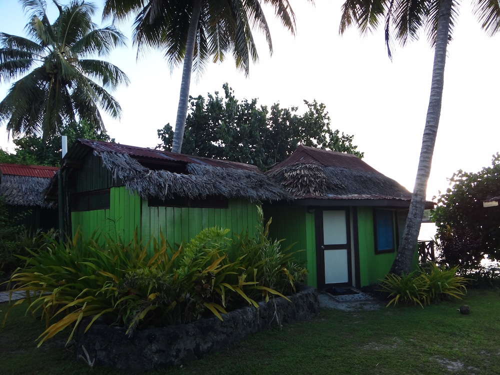 Va-i-moana Seaside Lodge