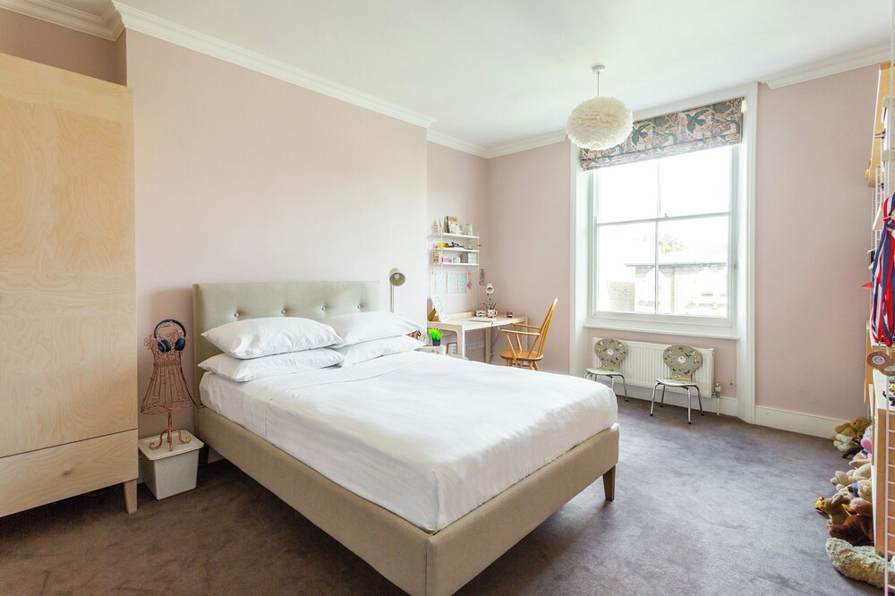Leamington Road Villas II by Onefinestay