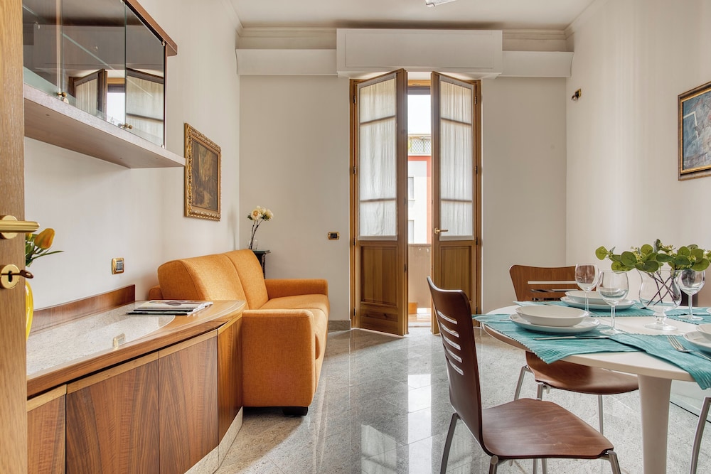 JOIVY Captivating flat with balcony
