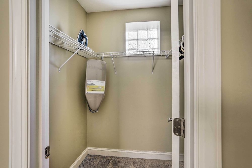 ~ 2 Mi to Downtown - Cozy Cleveland Unit, photo 14