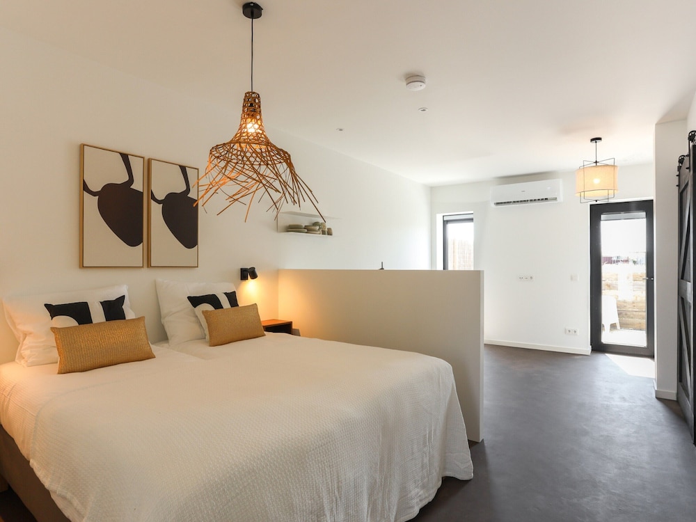 Modern Suite Near Beach