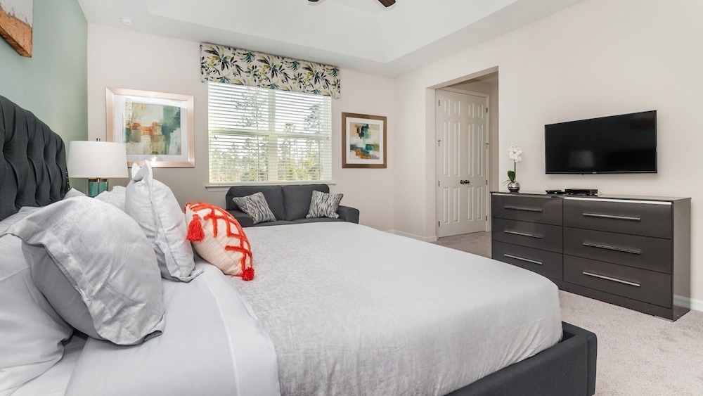 Solara Resort 4 Bedroom Home with Private Pool 4 Home