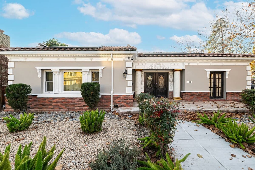 Spaciour 4Br 4bth Stunning House With Free Parking