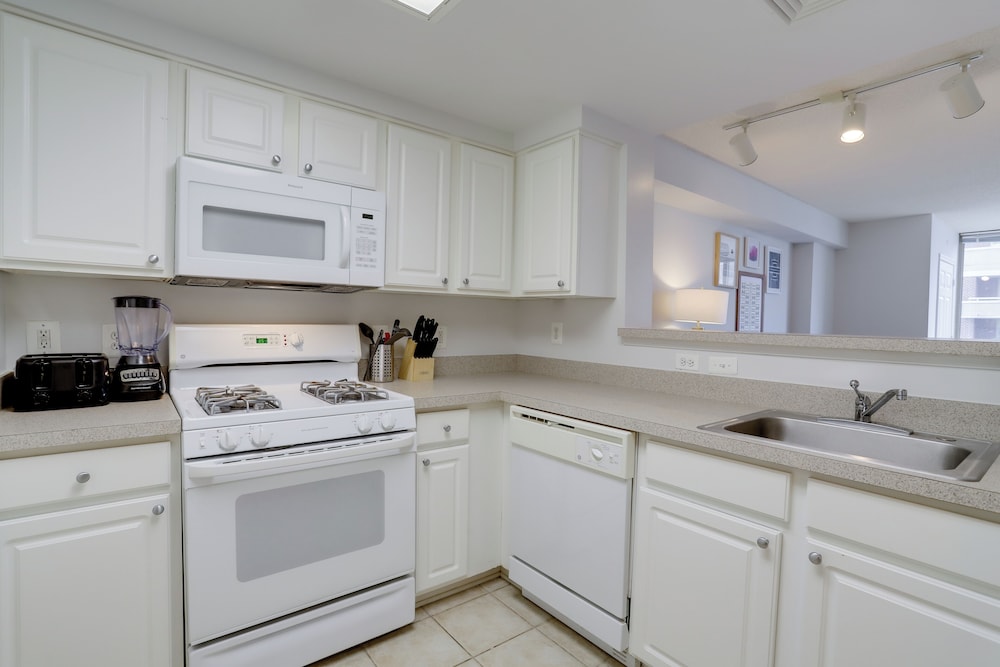 Fascinating Apt in Ballston With Gym