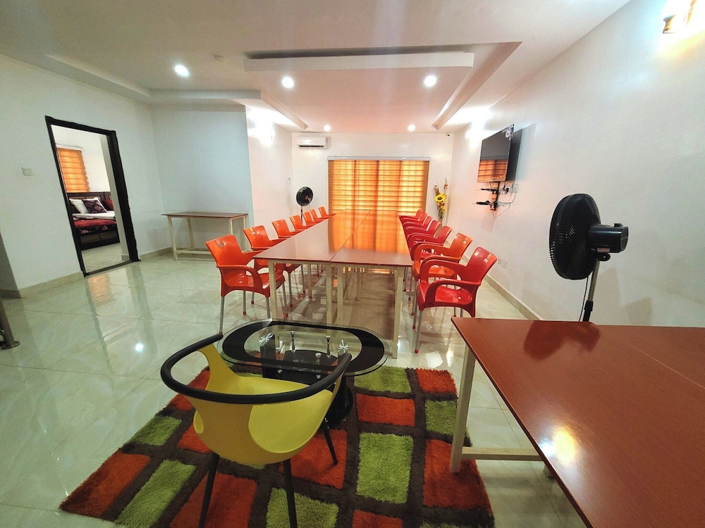 ROSSY'S APARTMENTS