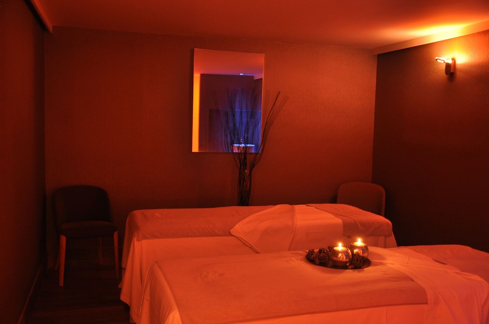 Huez Vacations - Hotel Le Pic Blanc - Property Image 5