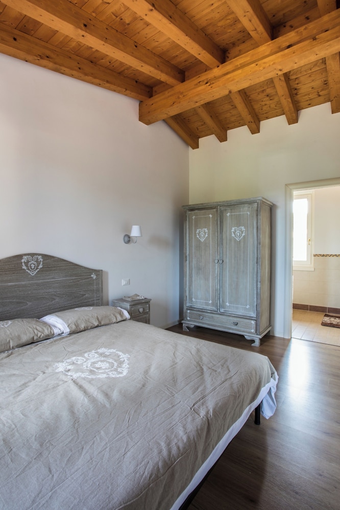 Elegant Lake Garda Villa With Garden