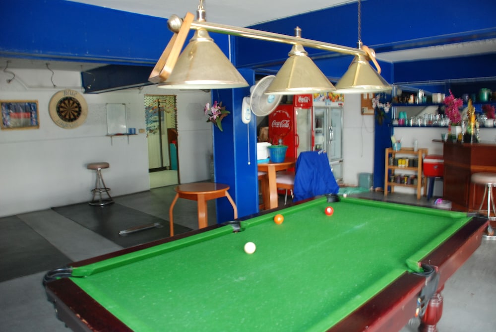 Blue Lagoon Guest House and Bar