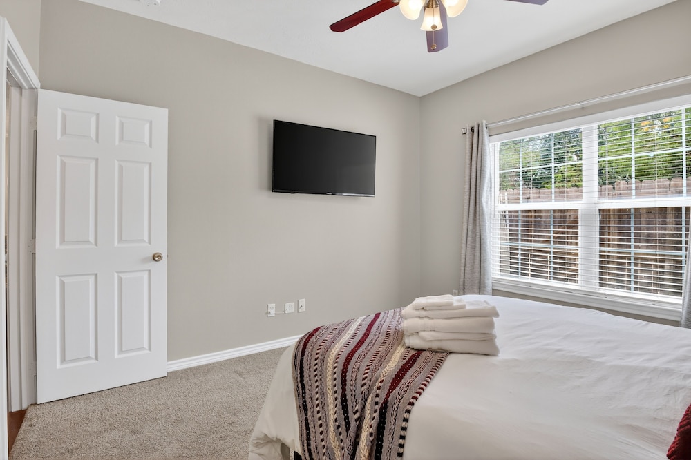 Game Day Getaway Near Texas A&m 4 Bedroom Home