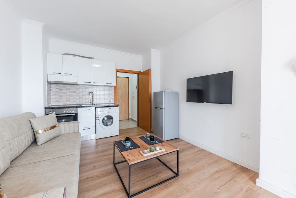 Studio With Amazing Sea View and Beach Access Durr s