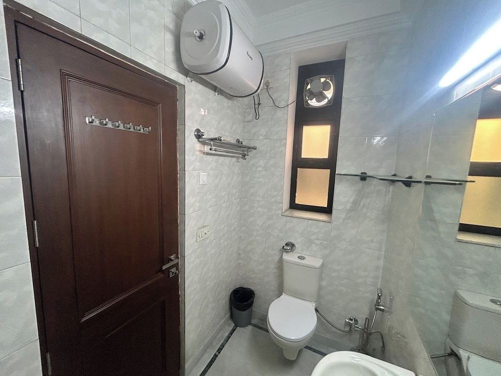 Metrolink Apartment & Suites-Green Park