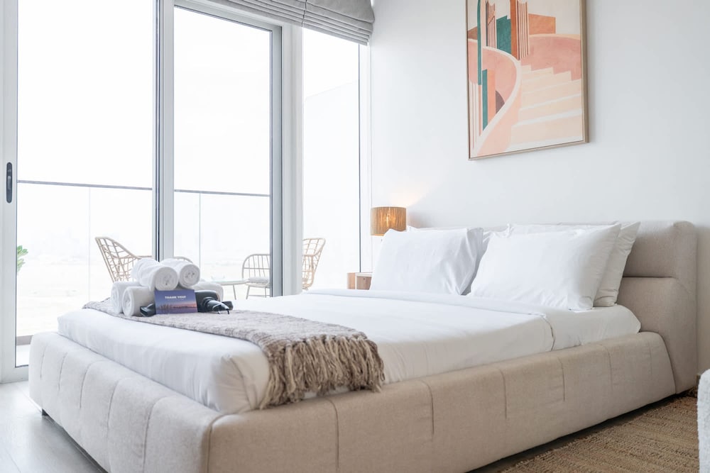An Exceptional Studio in JVC That Sleeps 2