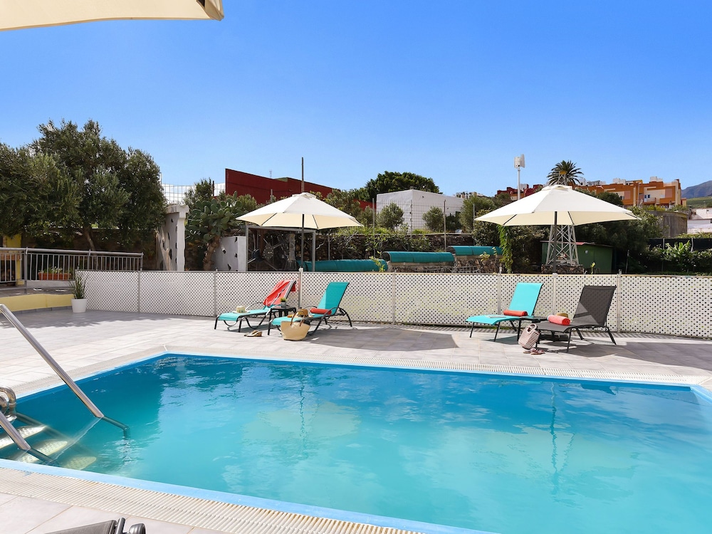 Luxurious Villa in Las Palmas With Swimming Pool photo 2