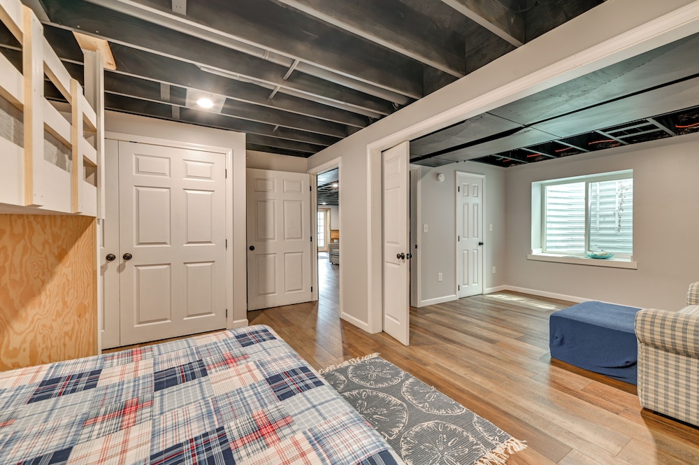 Crooked Lake Escape Near Skiing, Farms & Festivals