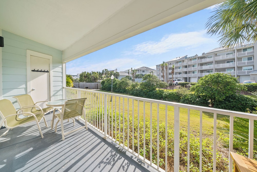 Beachside Villas 811