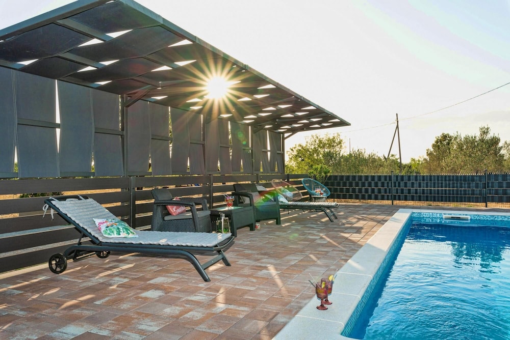 Photo 97