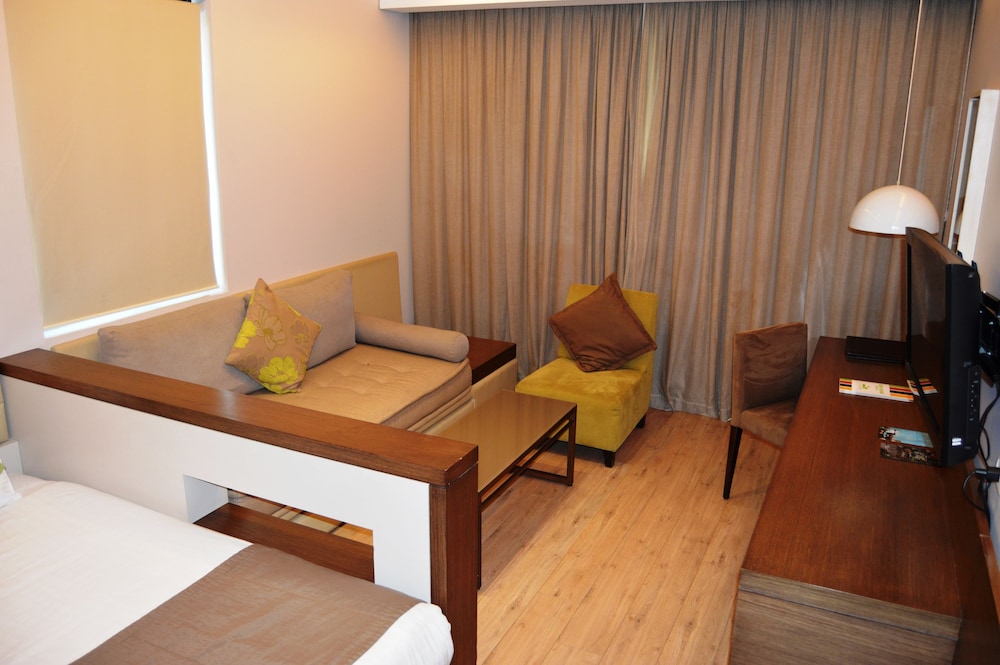 Country Lodge Hotel & Resort