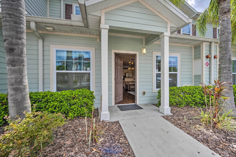 Resort Villa w/ Pool Access ~ 7 Mi to Disney! view 2