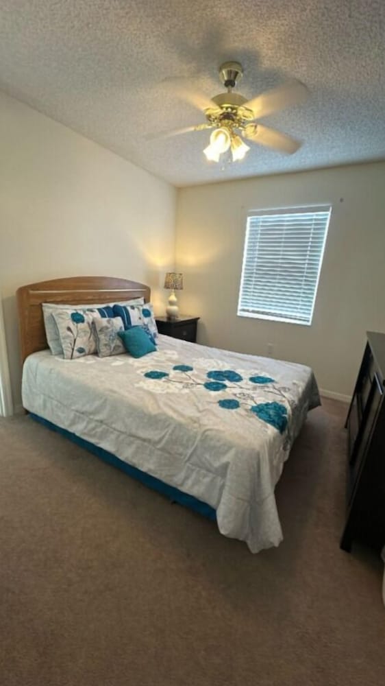 South Facing W/ Private Pool & Spa