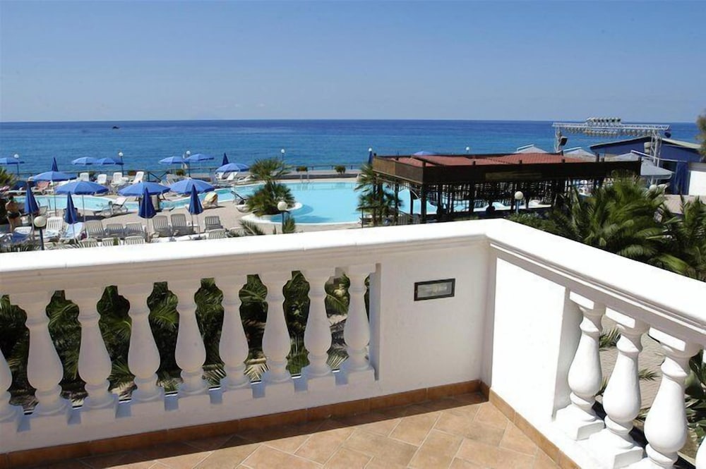 Villaggio Agrumeto view 5