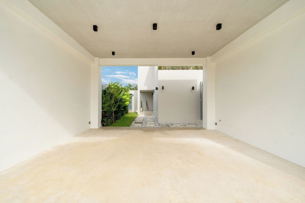 Riverhouse Phuket by Escape Villas