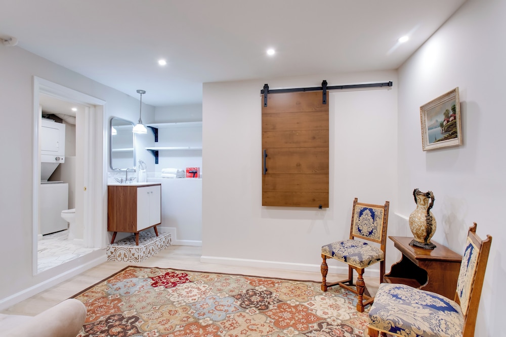 2 Mi to Dtwn: Walkable Cheesman Park Apt