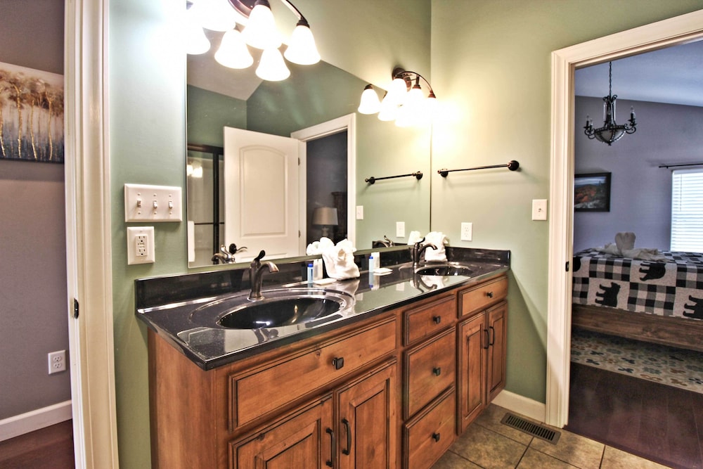 Pet-friendly Smoky Mountain Retreat w/ Game Room! view 5