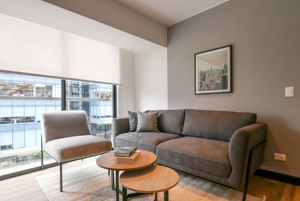 w Prestigious 2BR w Amazing Deco in San Isidro