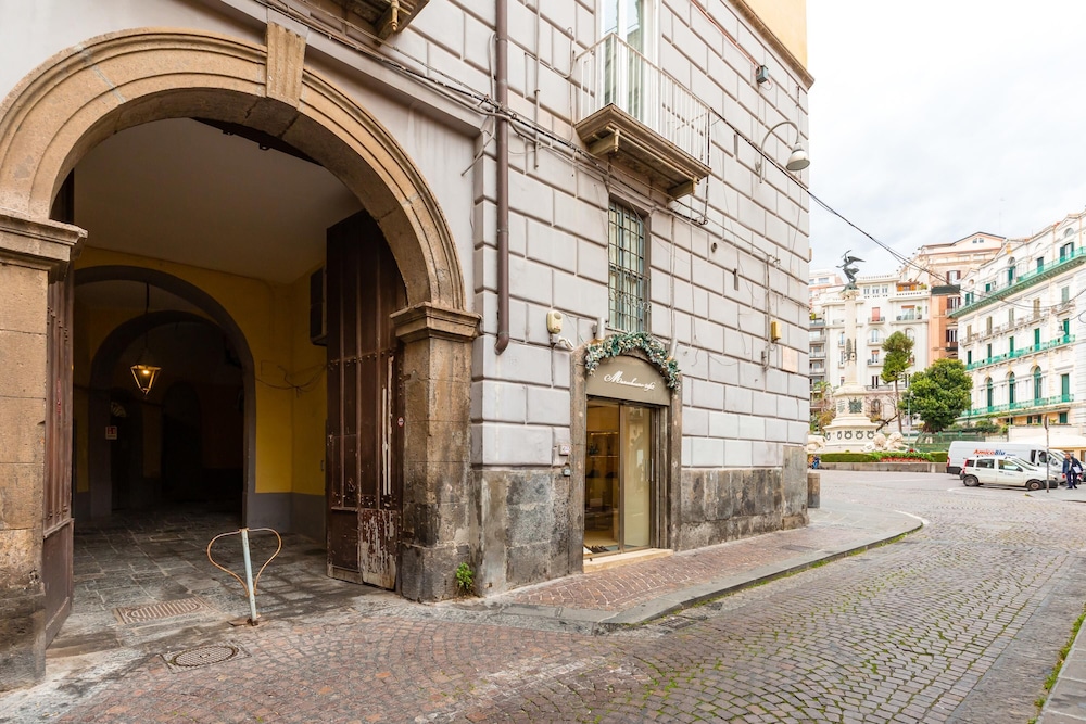 Partenope in Naples With 1 Bedrooms and 1 Bathrooms