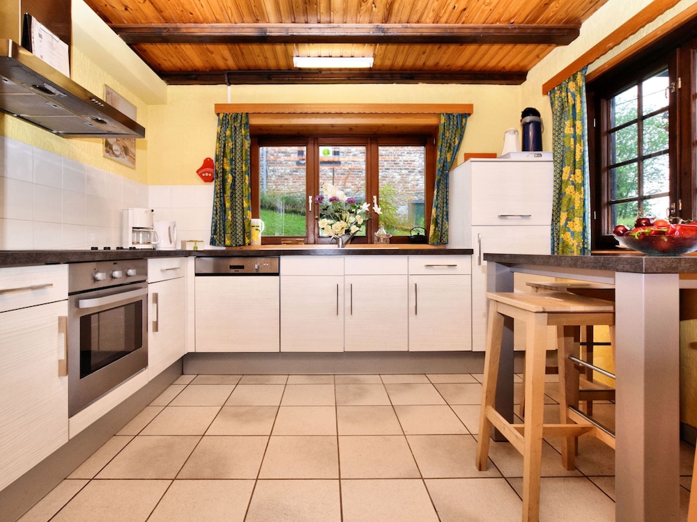 Chalet in Fraiture With Sauna and Garden view 4