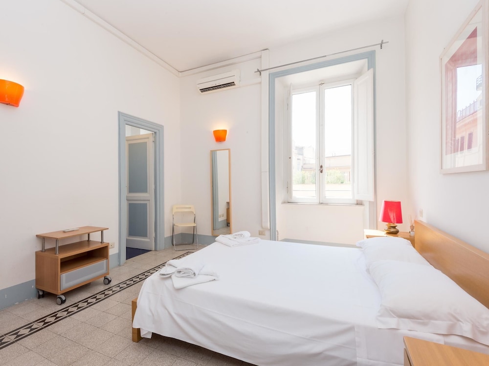 RSH Vatican Comfortable Sunny Apartment