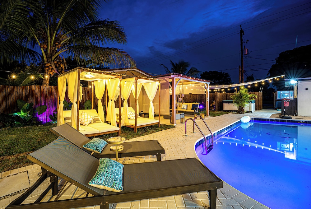 Villa Velvet