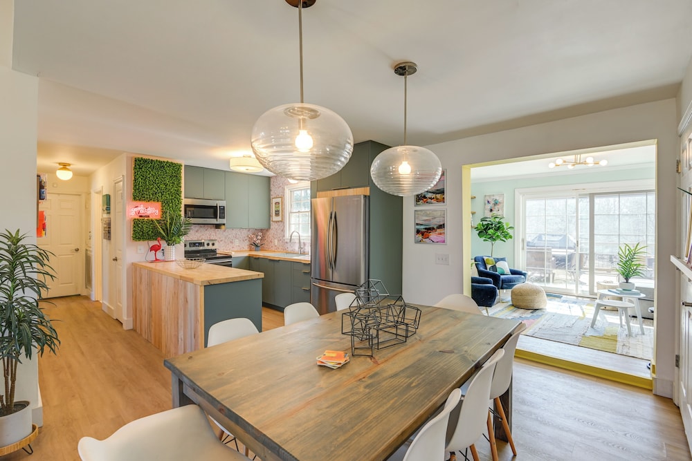 Family Home w/ Furnished Deck in Fairview!