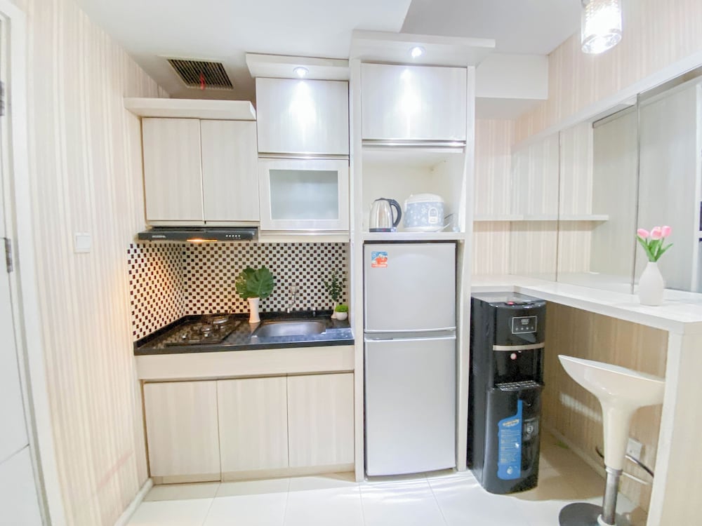 Spacious 2Br At Apartment Parahyangan Residence
