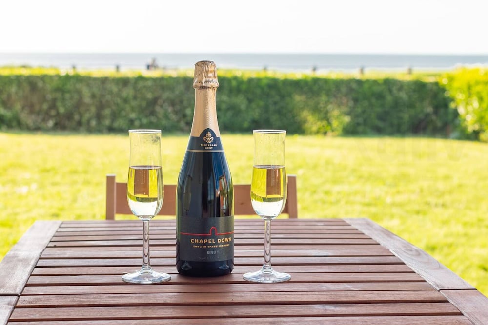 2 Bed Seapoint Birchington Escape By Adliv