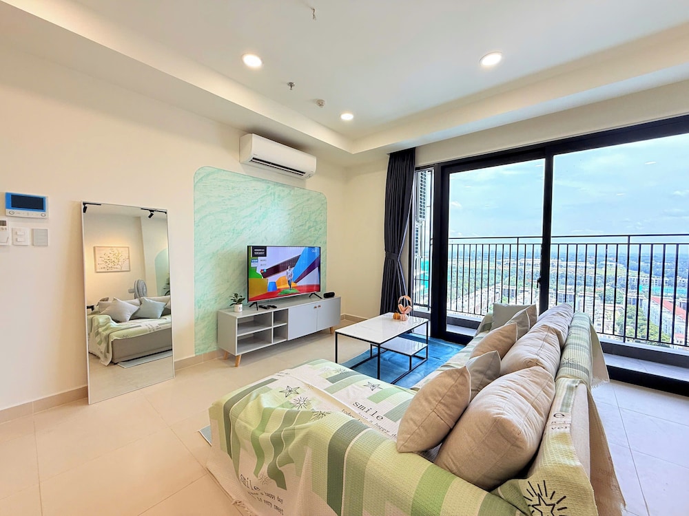 Homie's The Glory Apartment