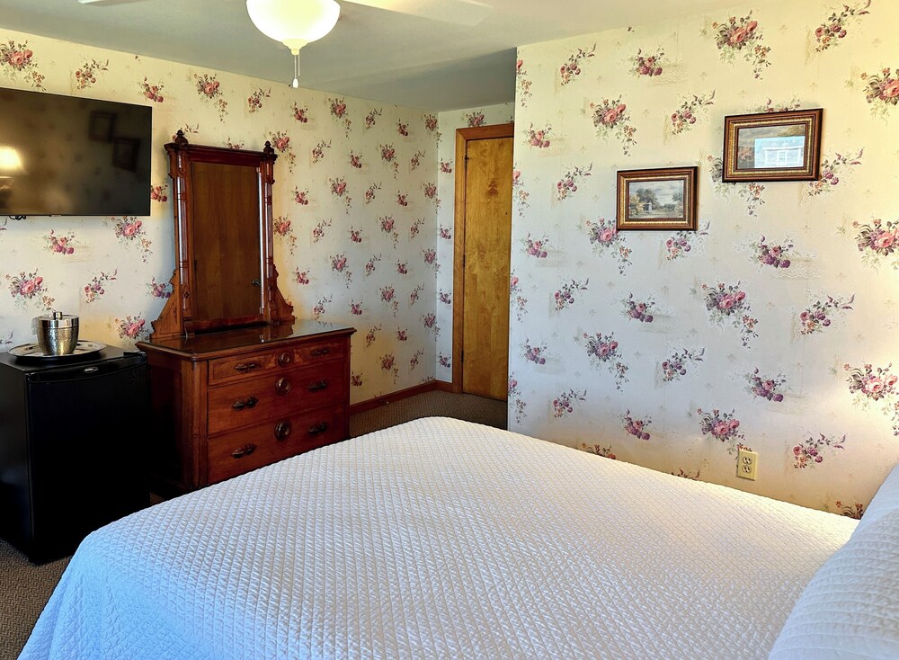 Rose Farm Inn