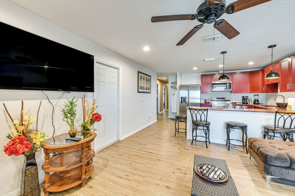 4 Mi to Bradenton Riverwalk: Cozy Home w/ Patio!