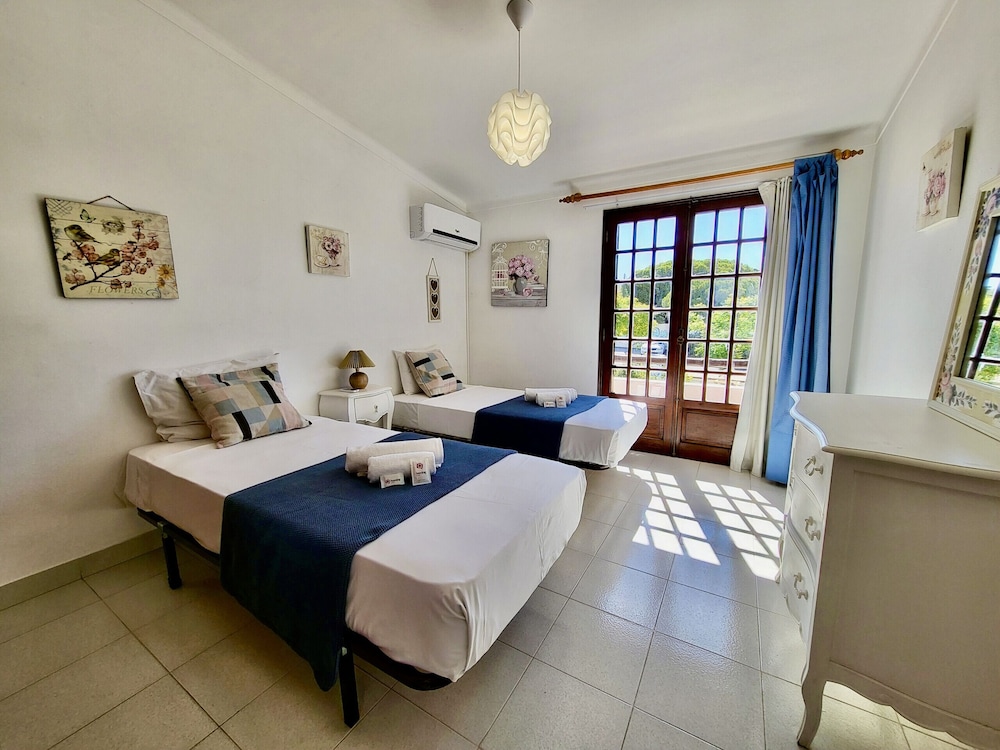 Faro Terrace Villa by Homing