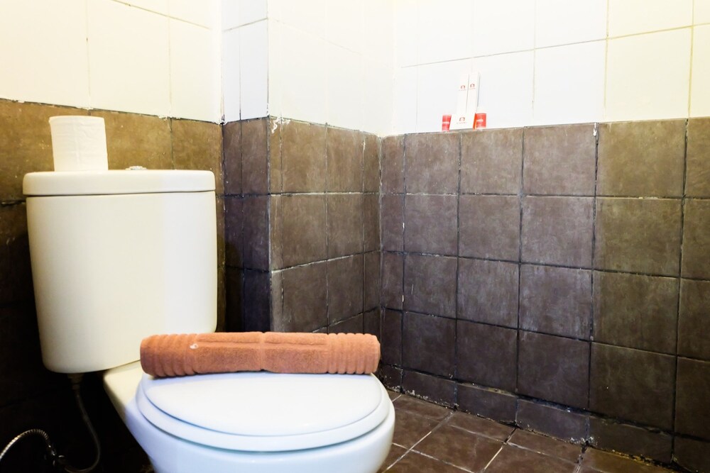 Minimalist Studio Green Pramuka Apartment view 3