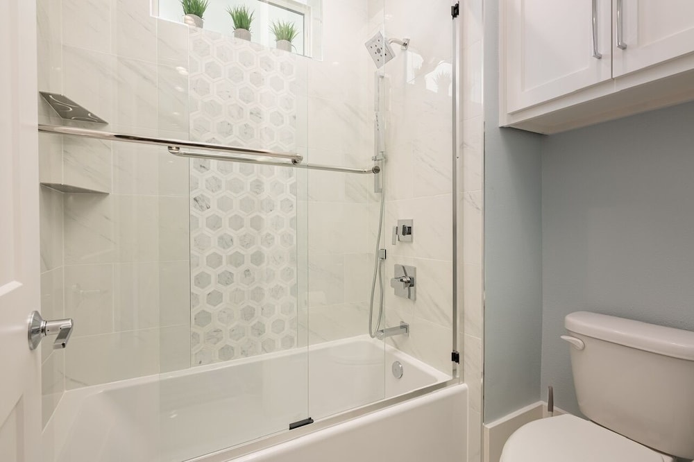 Fins & Feathers 3 Bedroom Home