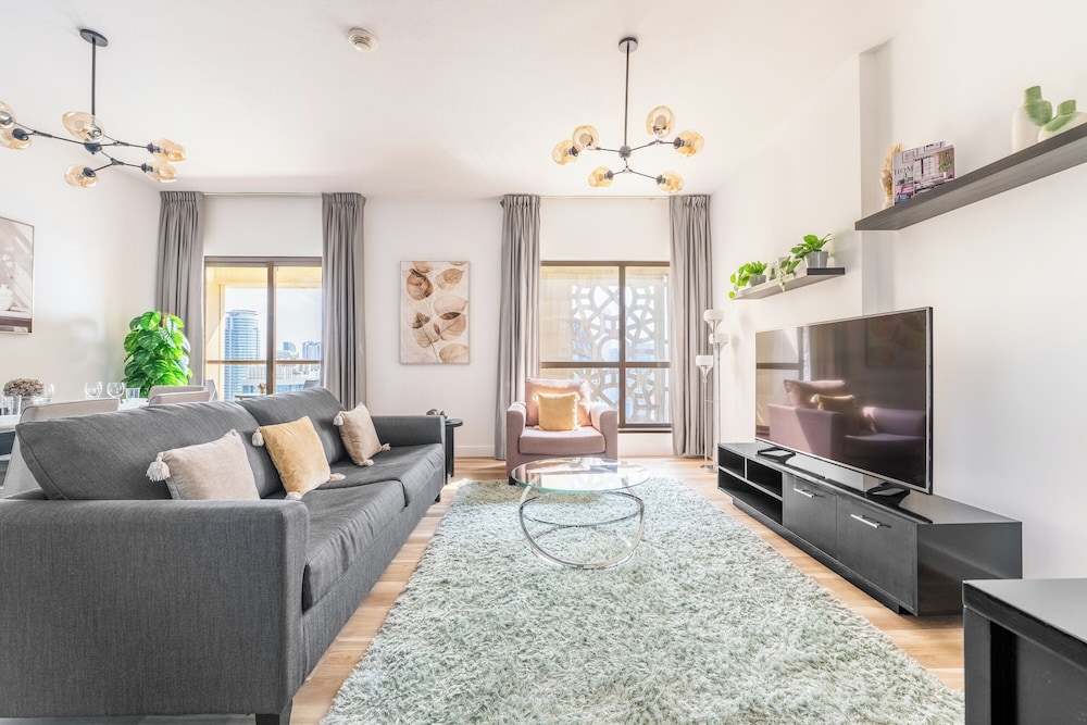 Luxe Marina View Retreat - 2BDRM